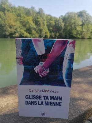 Glisse ta main dans la mienne